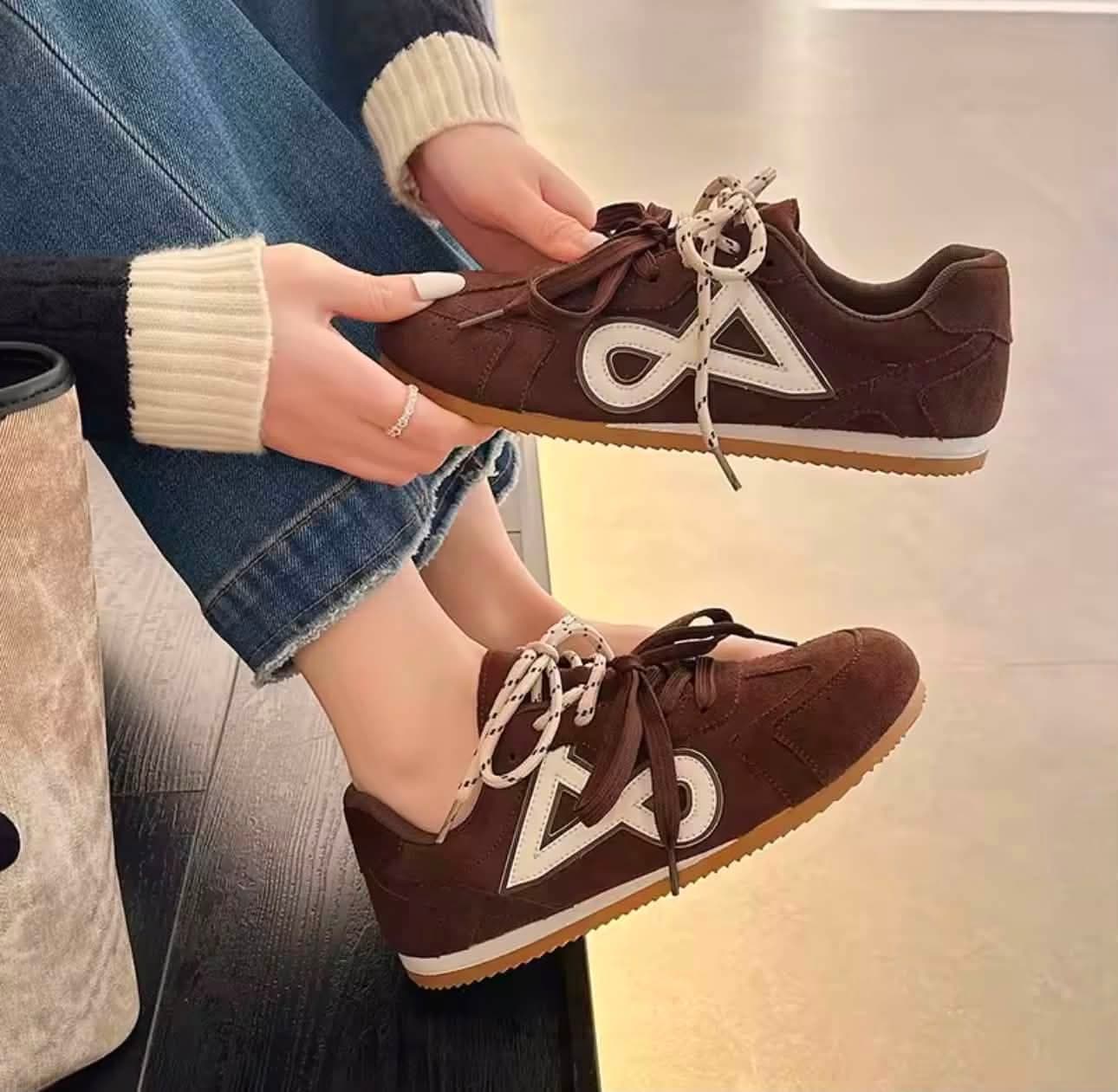 ZAPATILLA MARRÓN