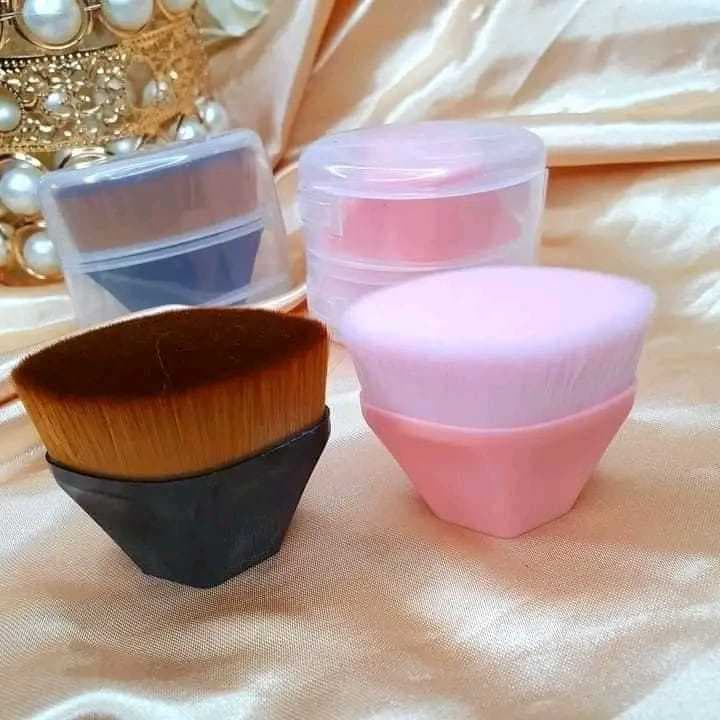 BROCHA KABUKI